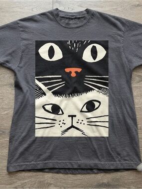 Black And White Cats Graphic Tee Shirt Gildan T-Shirt